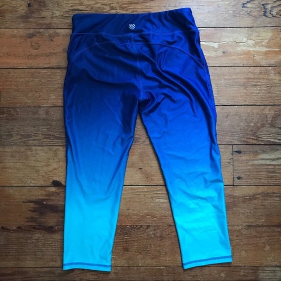 Ombre Capri Activewear Leggings - Picture 2 of 7